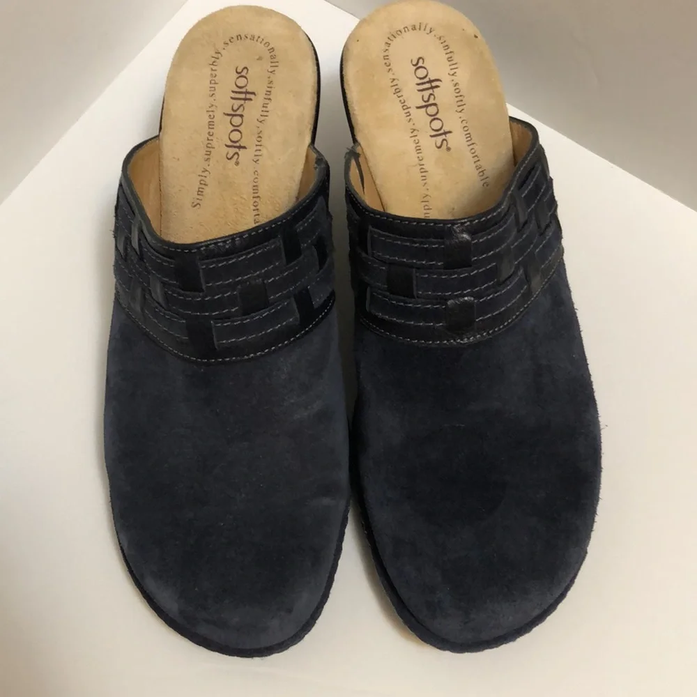 Blue soft spots size 9.5 M